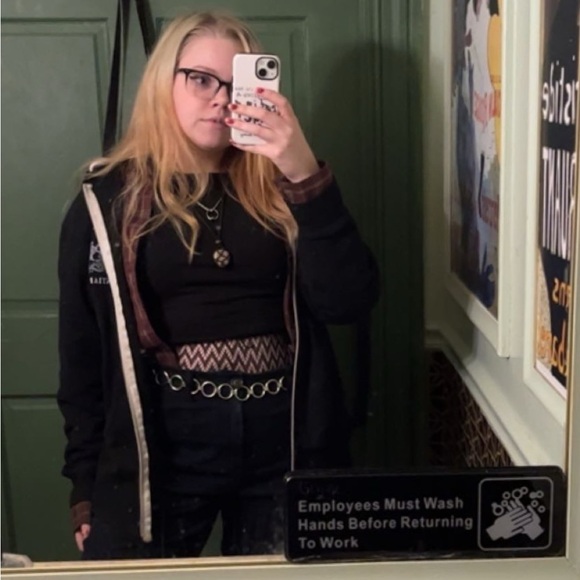 Meet your Posher, Anna - Picture 4 of 8